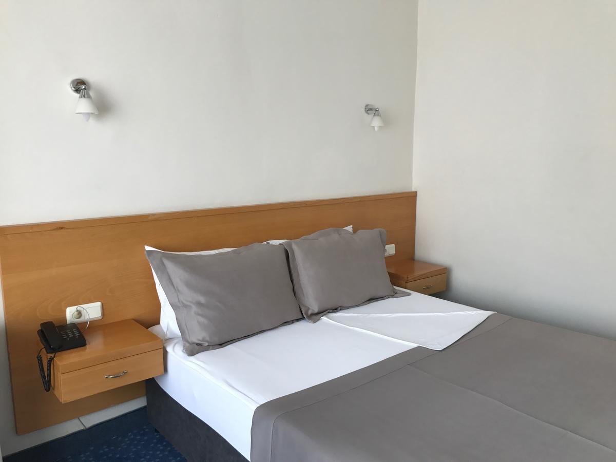 Hande Hotel Mustafakemalpasa Bagian luar foto